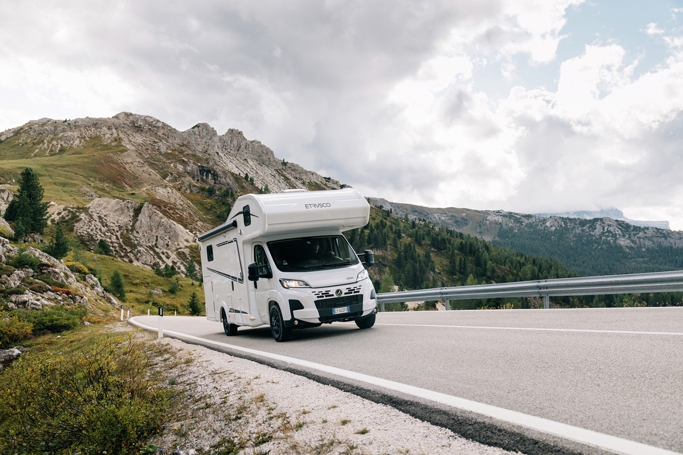 Autocaravana Etrusco A 6.9 DB en Surcaravan Premium