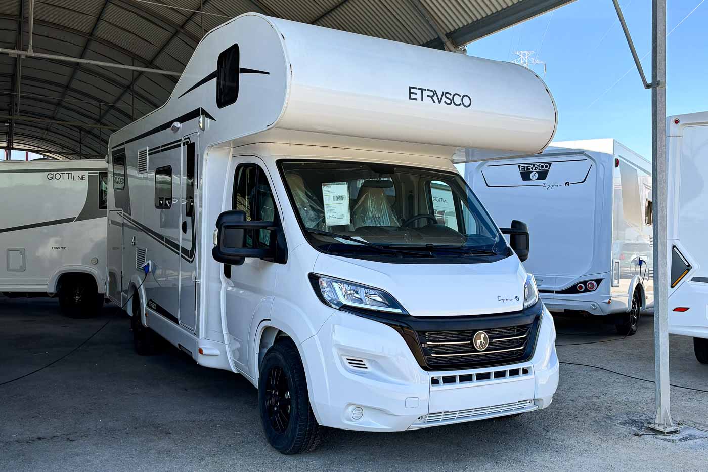 Autocaravana Etrusco A 7300 DB en Surcaravan Premium